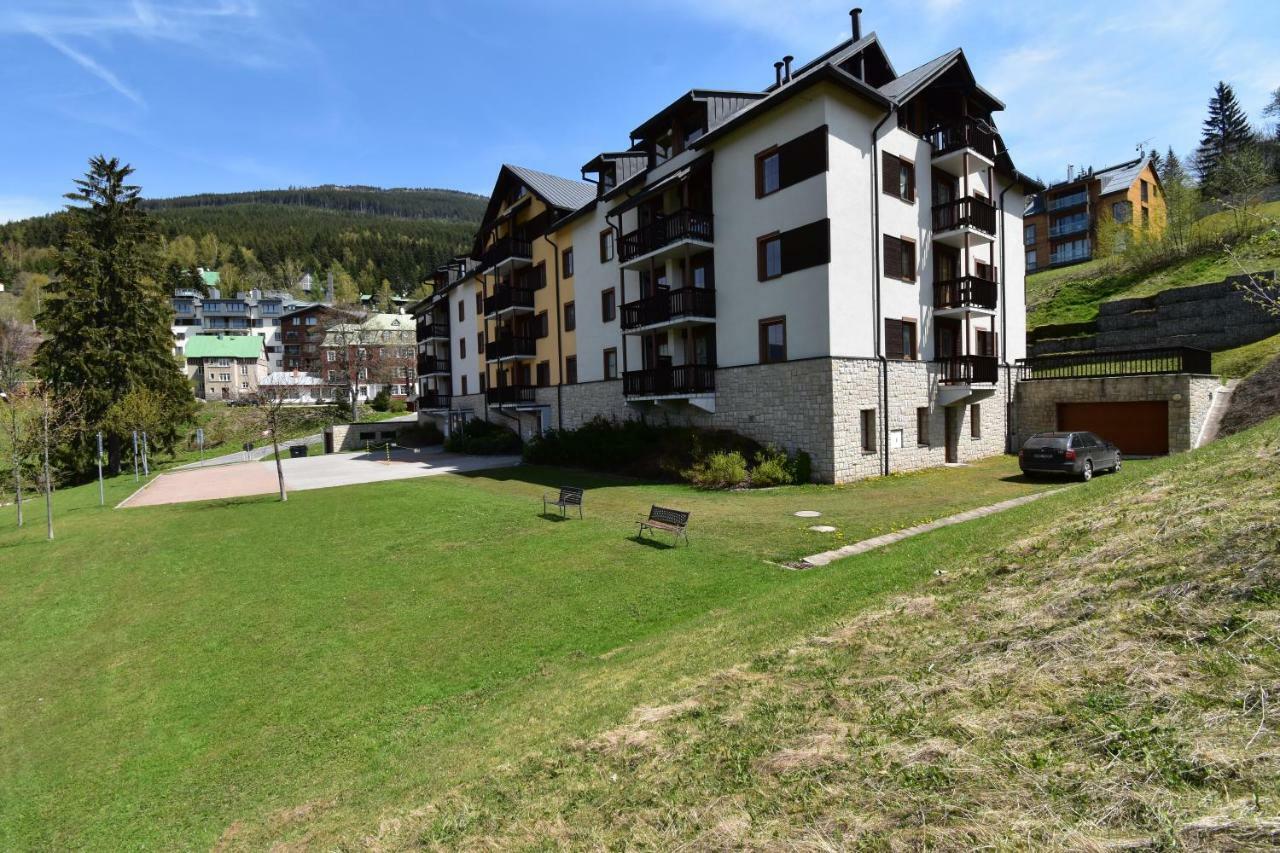 Apartment Dalibor II With Private Entrance And Private Garage Spindleruv Mlyn Exterior photo
