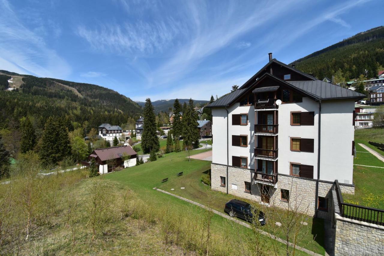 Apartment Dalibor II With Private Entrance And Private Garage Spindleruv Mlyn Exterior photo